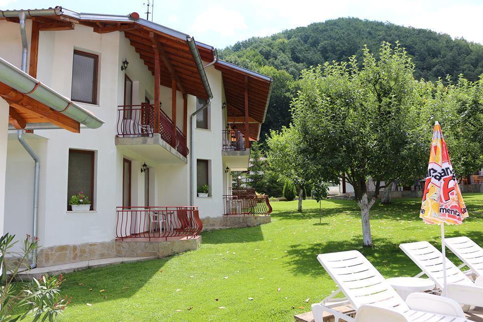 By The River Hotel Complex Balkanets  외부 사진