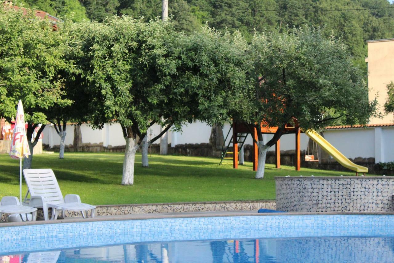 By The River Hotel Complex Balkanets  외부 사진