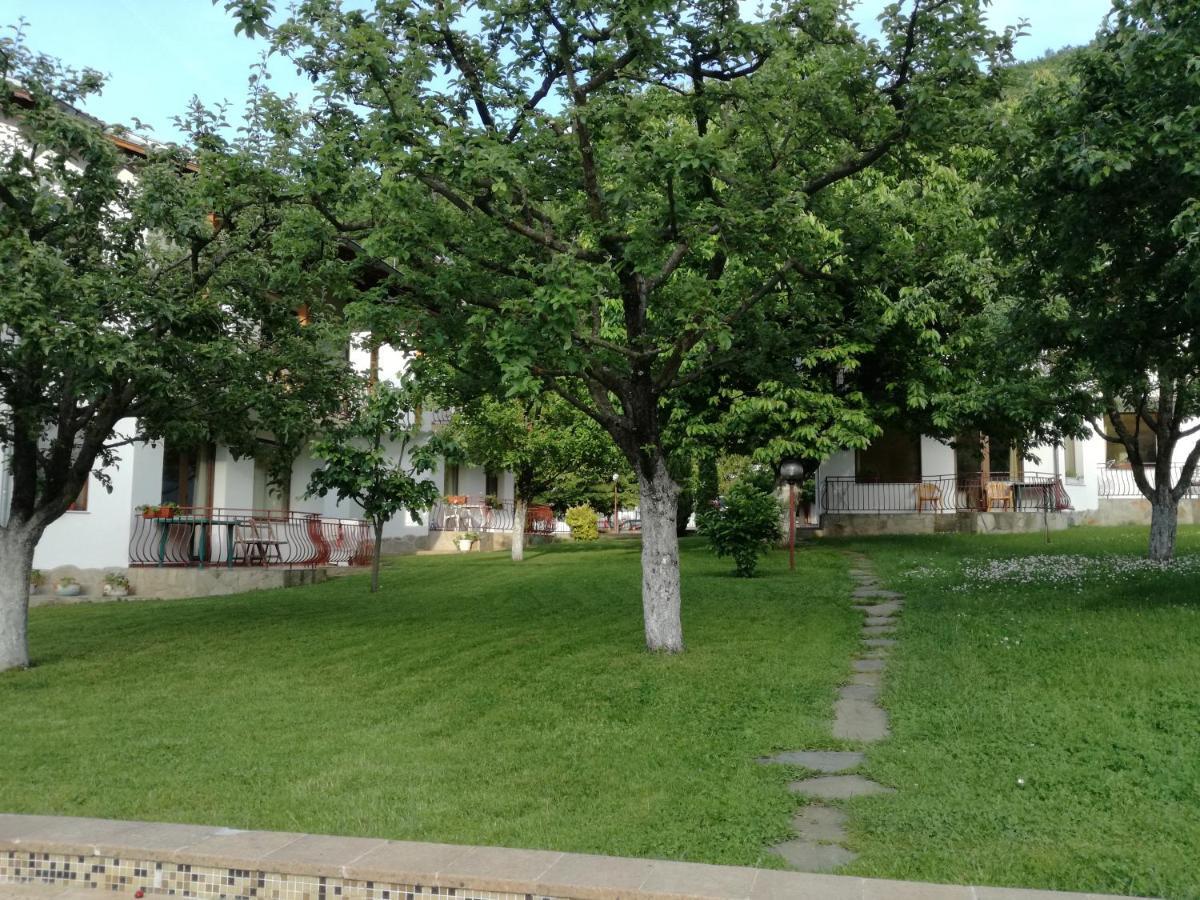 By The River Hotel Complex Balkanets  외부 사진